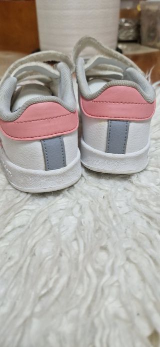 Zapatillas Adidas niña rosa-blanco  de talla 25