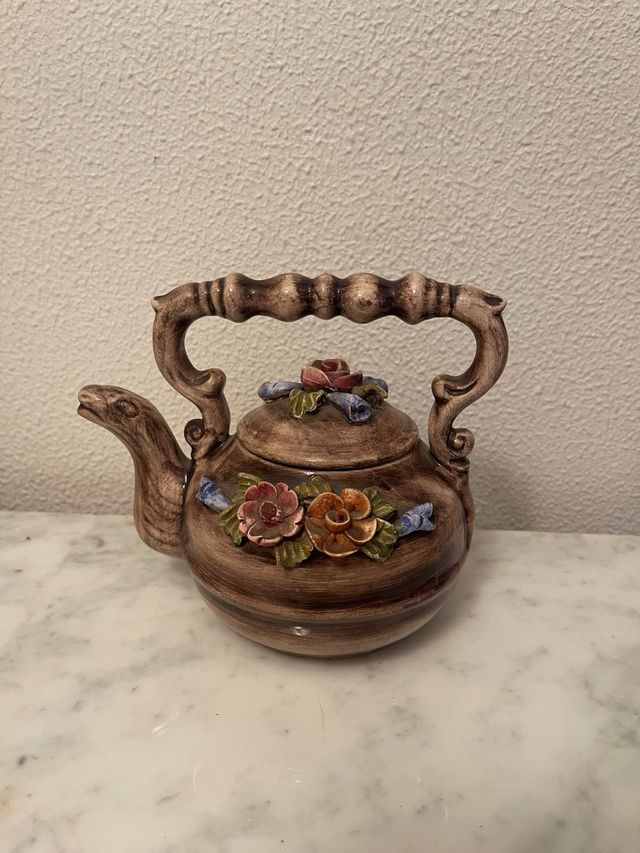 Teiera in ceramica vintage