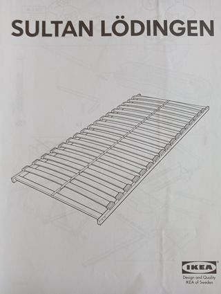 Conjunto de cama y mesita de noche Hemnes de IKEA.