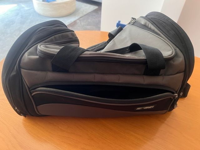 Bolsa deportiva - Negra y Gris 50 x 30