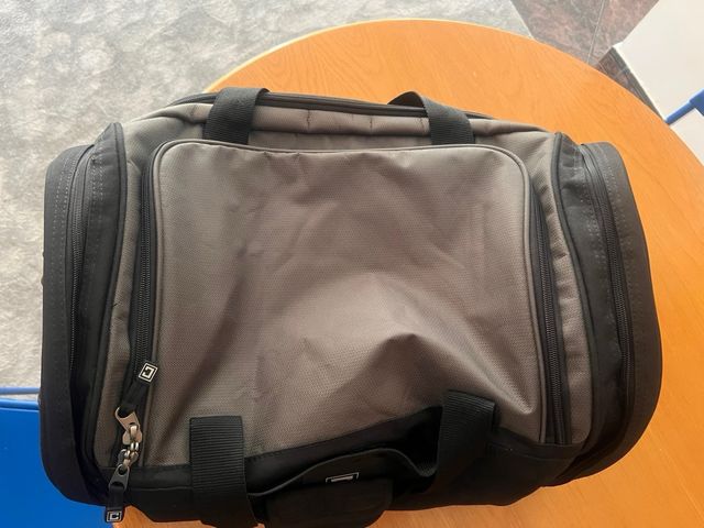Bolsa deportiva - Negra y Gris 50 x 30