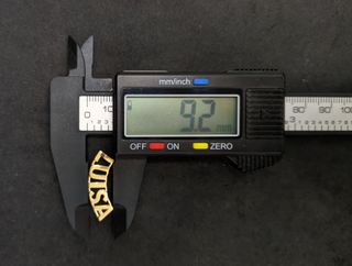Colgante Nombre Luisa de oro de 18k, 0.95 g.