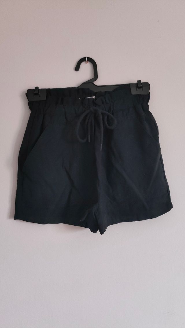 Shorts negros PULL&BEAR - Talla S