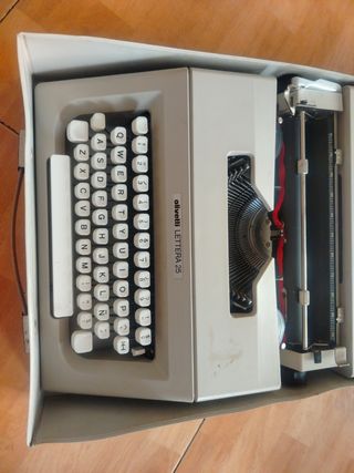Olivetti Lettera 25 - Máquina de escribir