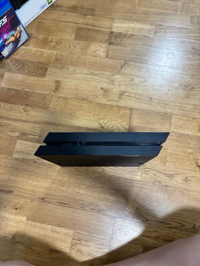 PS4 (PlayStation 4) 500GB + 2 Controller + Giochi