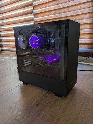 PC Gaming Ryzen 7 · Vega 56 · 32GB RAM · A reparar