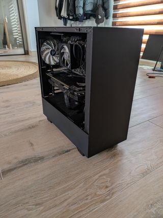 PC Gaming Ryzen 7 · Vega 56 · 32GB RAM · A reparar