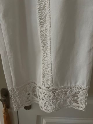 Pantalones blancos lino crochet