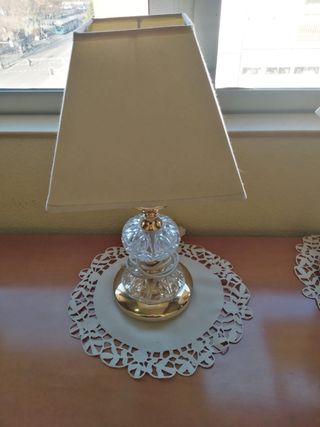 Lampara de mesa dorada y cristal (2)