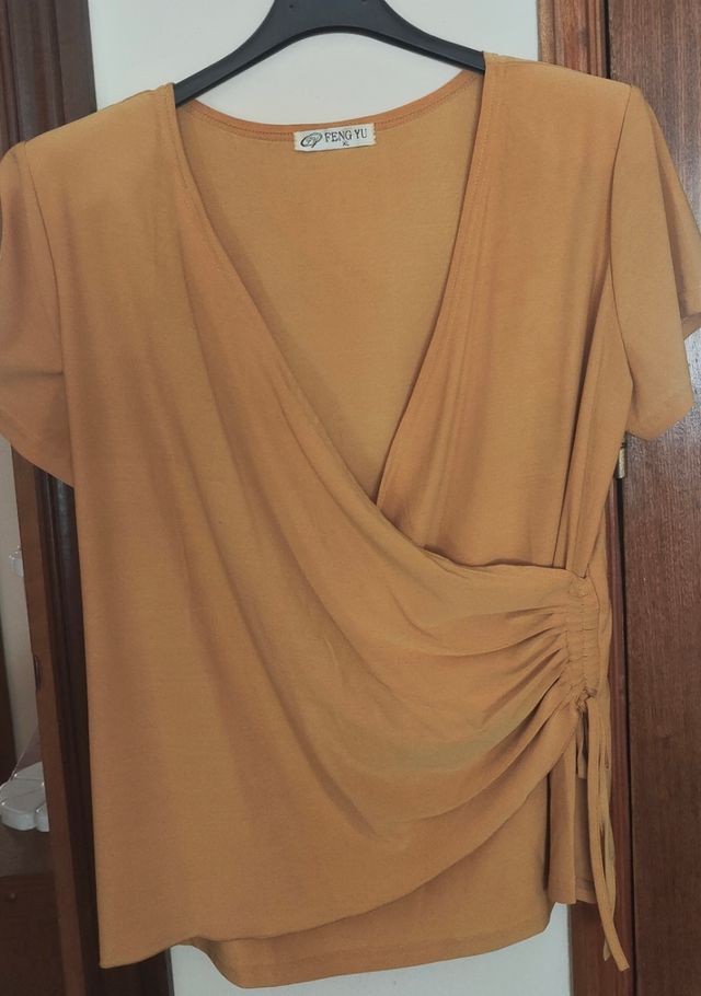 Blusa marrón FENG YU c/fruncido