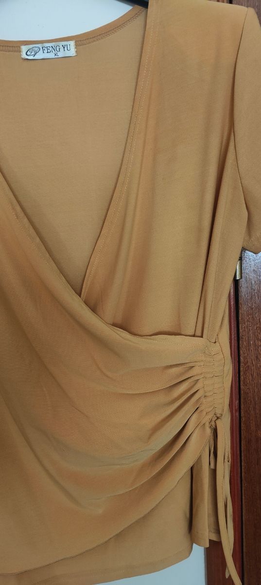 Blusa marrón FENG YU c/fruncido