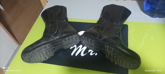 Botas moto piel - usadas