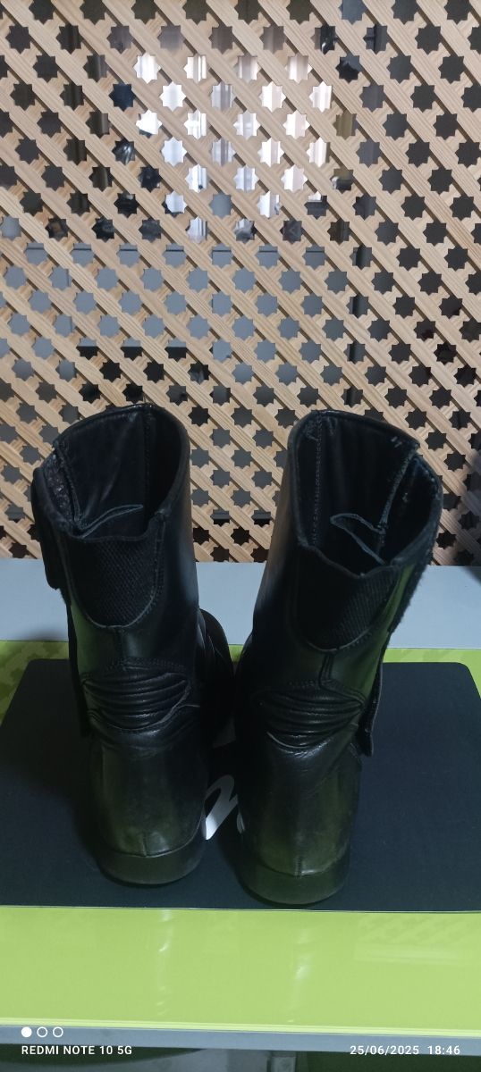 Botas moto piel - usadas