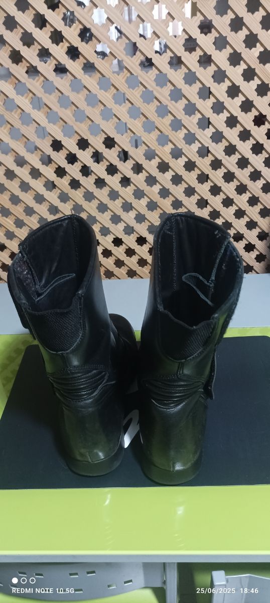 Botas moto piel - usadas