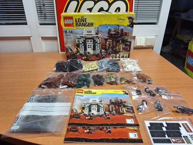 LEGO 79109 COLBY CITY SHOWDOWN (2013)