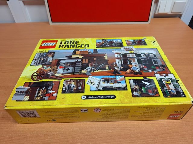 LEGO 79109 COLBY CITY SHOWDOWN (2013)