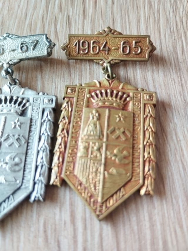 Broches antiguos Colegio N.S Bonanova Barcelona