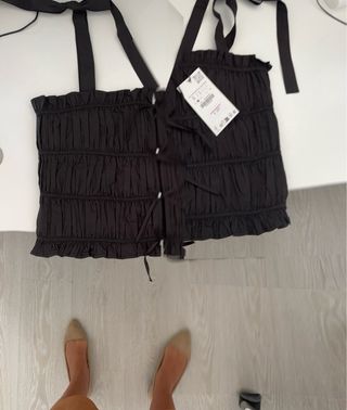 Top negro Zara fruncido S con boton joya sin usar