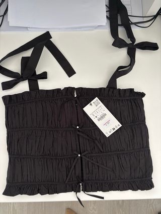 Top negro Zara fruncido S con boton joya sin usar