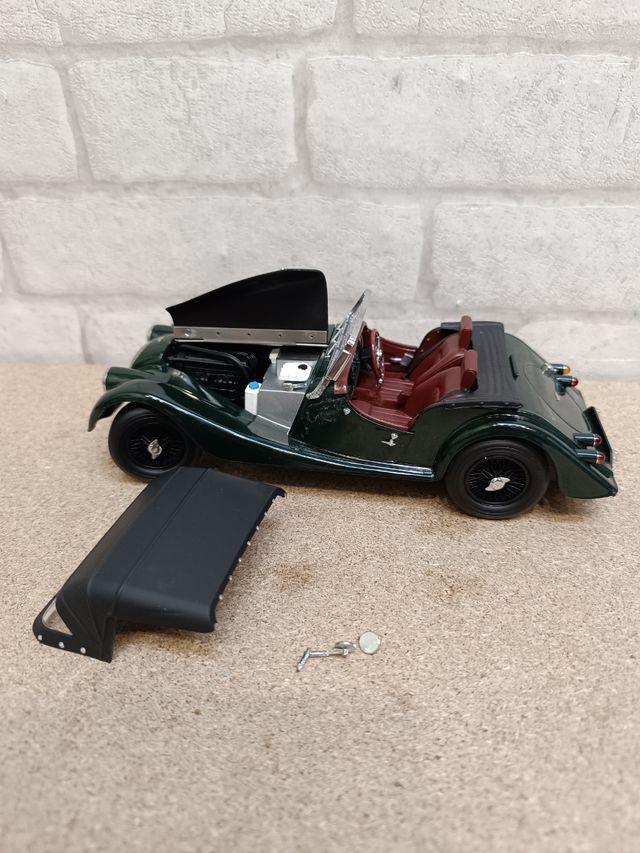 Morgan Plus 4/4 Sport 1/18 Kyosho LEER BiEN