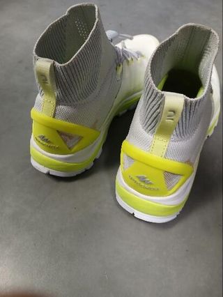 Zapatillas ultra ligeras de montaña y trekking Mujer