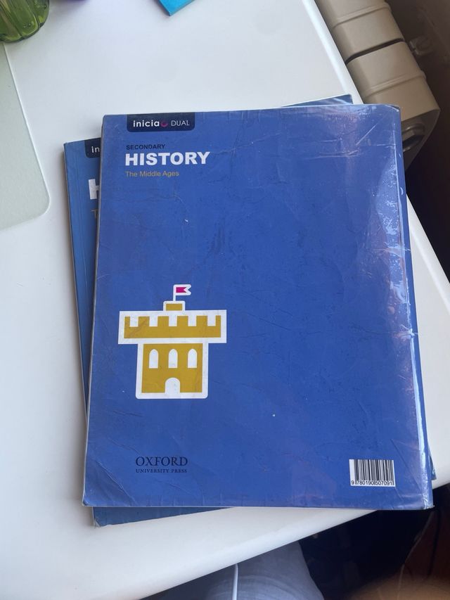 Inicia Geography and History 2.º ESO. History M...