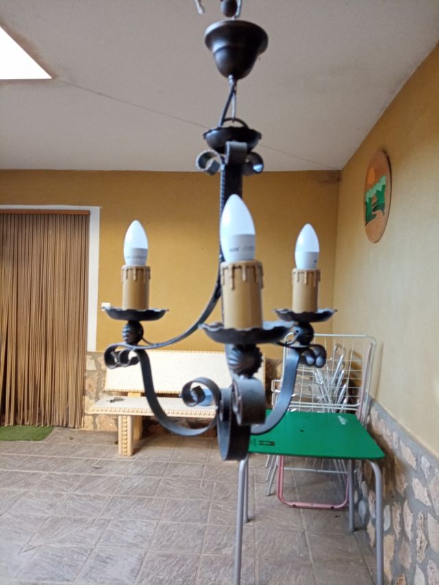 Lámpara techo forja tres brazos negro envejecido