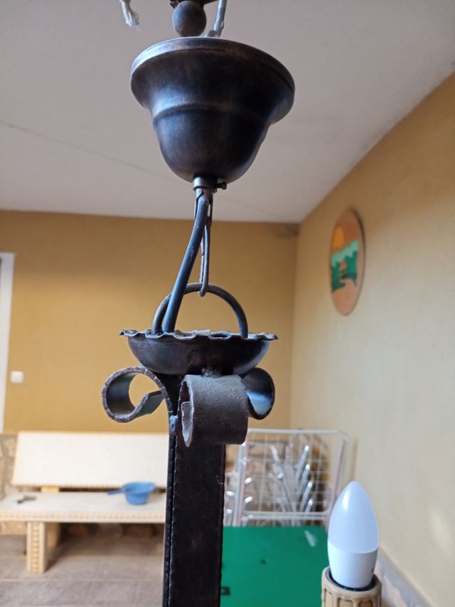 Lámpara techo forja tres brazos negro envejecido