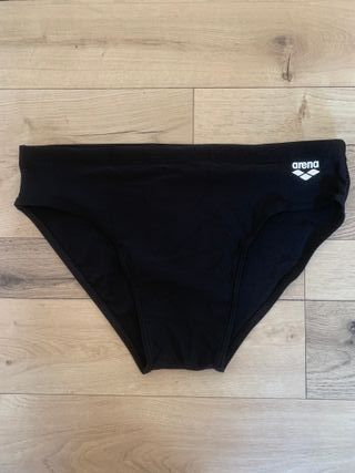 Bañador Arena slip negro hombre
