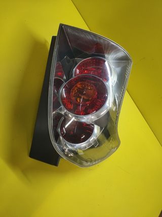 PILOTO TRASERO IZQUIERDO TOYOTA COROLLA VERSO