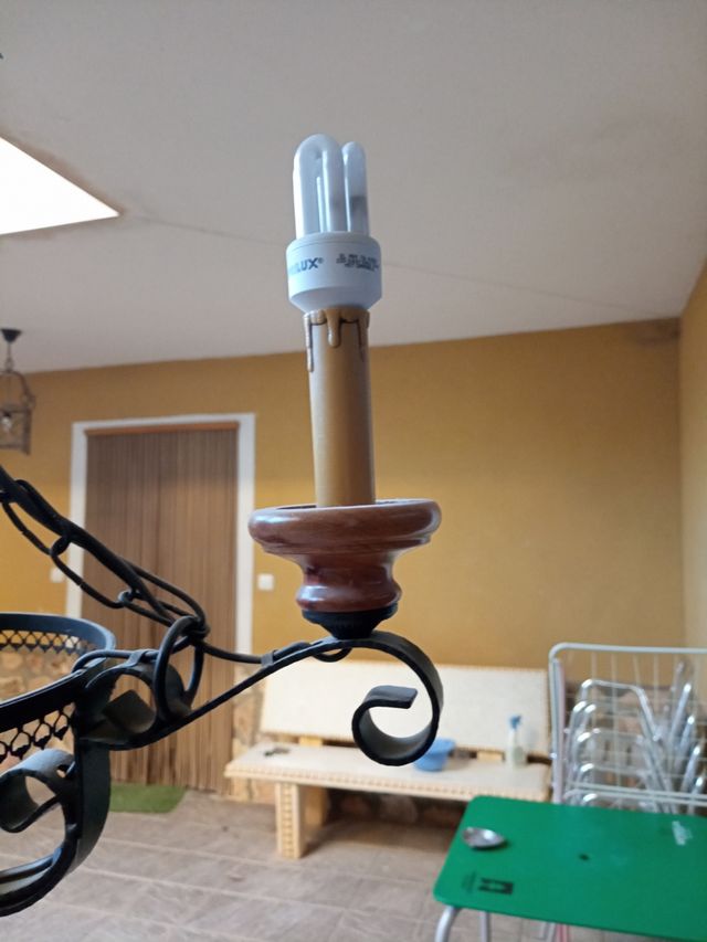 Lámpara forja negra 3 brazos - Madera