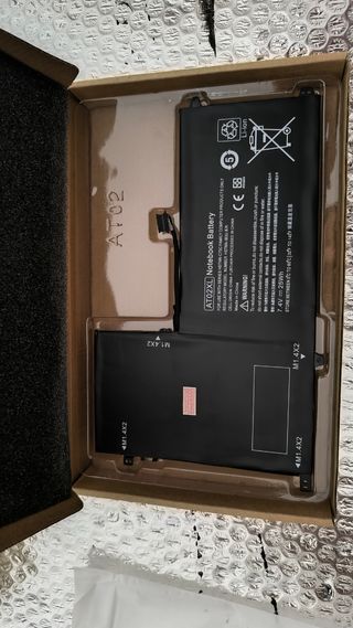 Batería portátil AT02XL