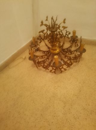Lampara vintage metal dorada