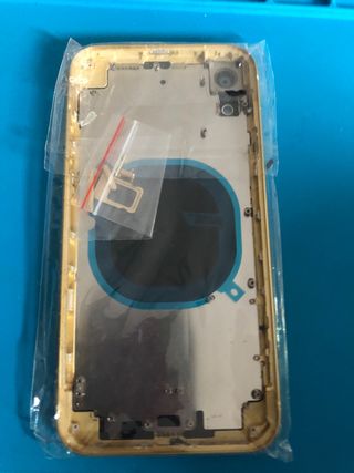 Custodia posteriore iPhone XR gialla