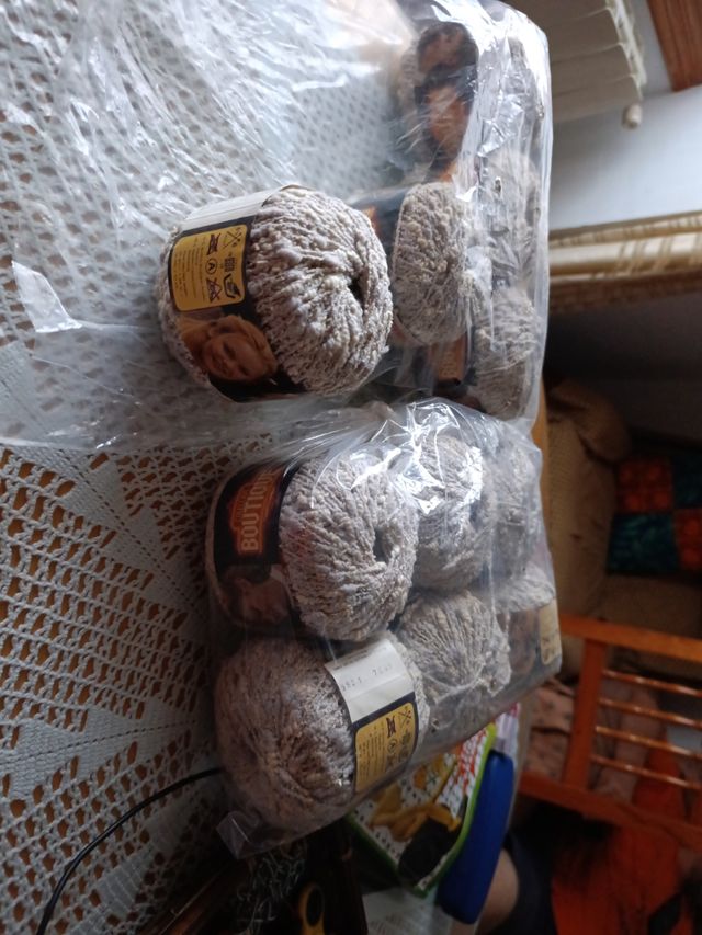 11 ovillos lana Perlé