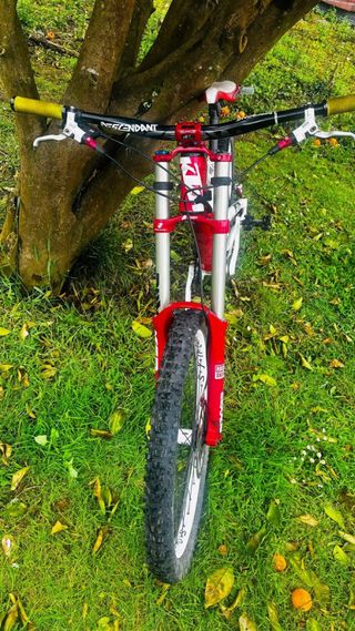 KTM Tribute 2010 - Bicicleta Downhill