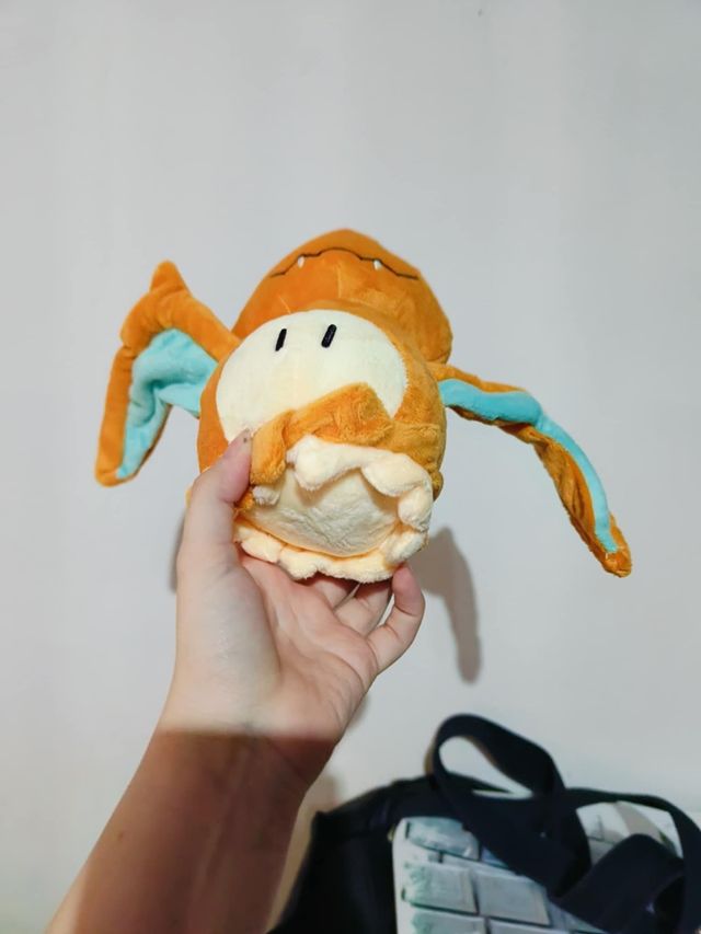 Peluche charizard pokemon dragon pikachu anime man