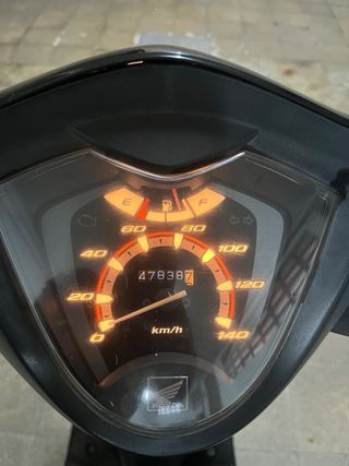 Honda Vision 2011 con 49.000km en muy buen estado.