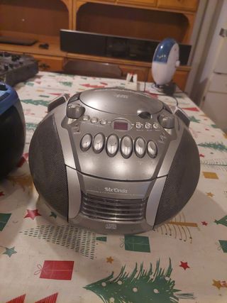 2 Radios Cassette CD, 6 euros las dos