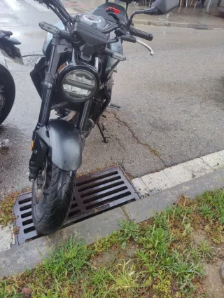 Moto Honda CB300 - Impecable