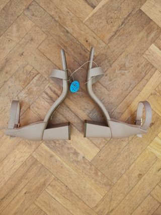 Sandalias tacón nude