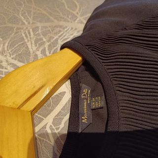 Blusa negra plisada Massimo Dutti