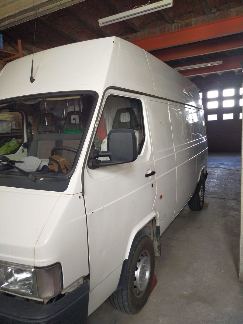 Nissan Trade 1997 - foto 1