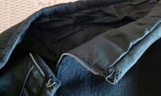 FALDA VINTAGE NEGRA LANA RECIA CON DISEÑO EN TELA