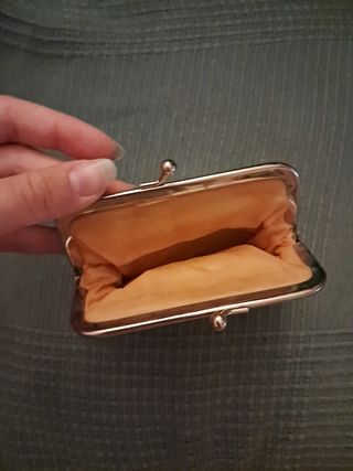 Monedero dorado vintage