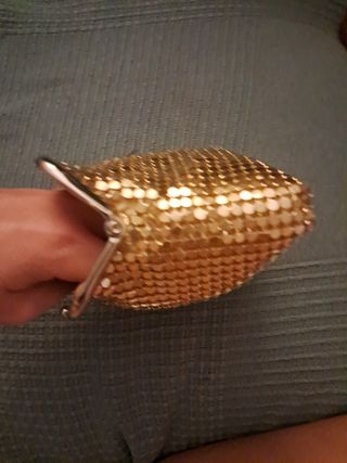 Monedero dorado vintage