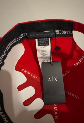 Gorra Armani Exchange roja
