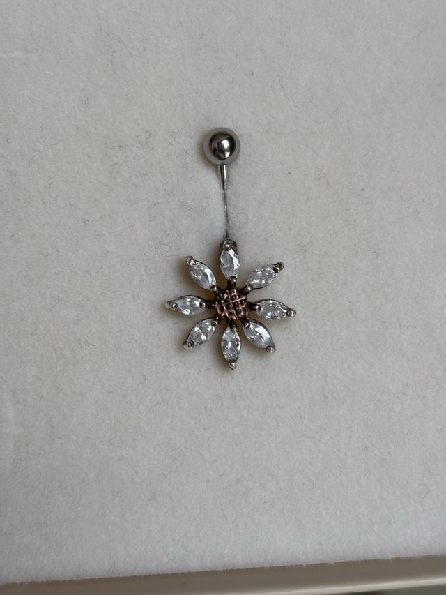 Piercing ombelico fiore Swarovski