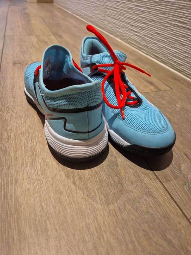 Zapatillas Adidas padel para mujer.