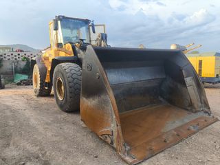 Volvo L110E - Pala Cargadora